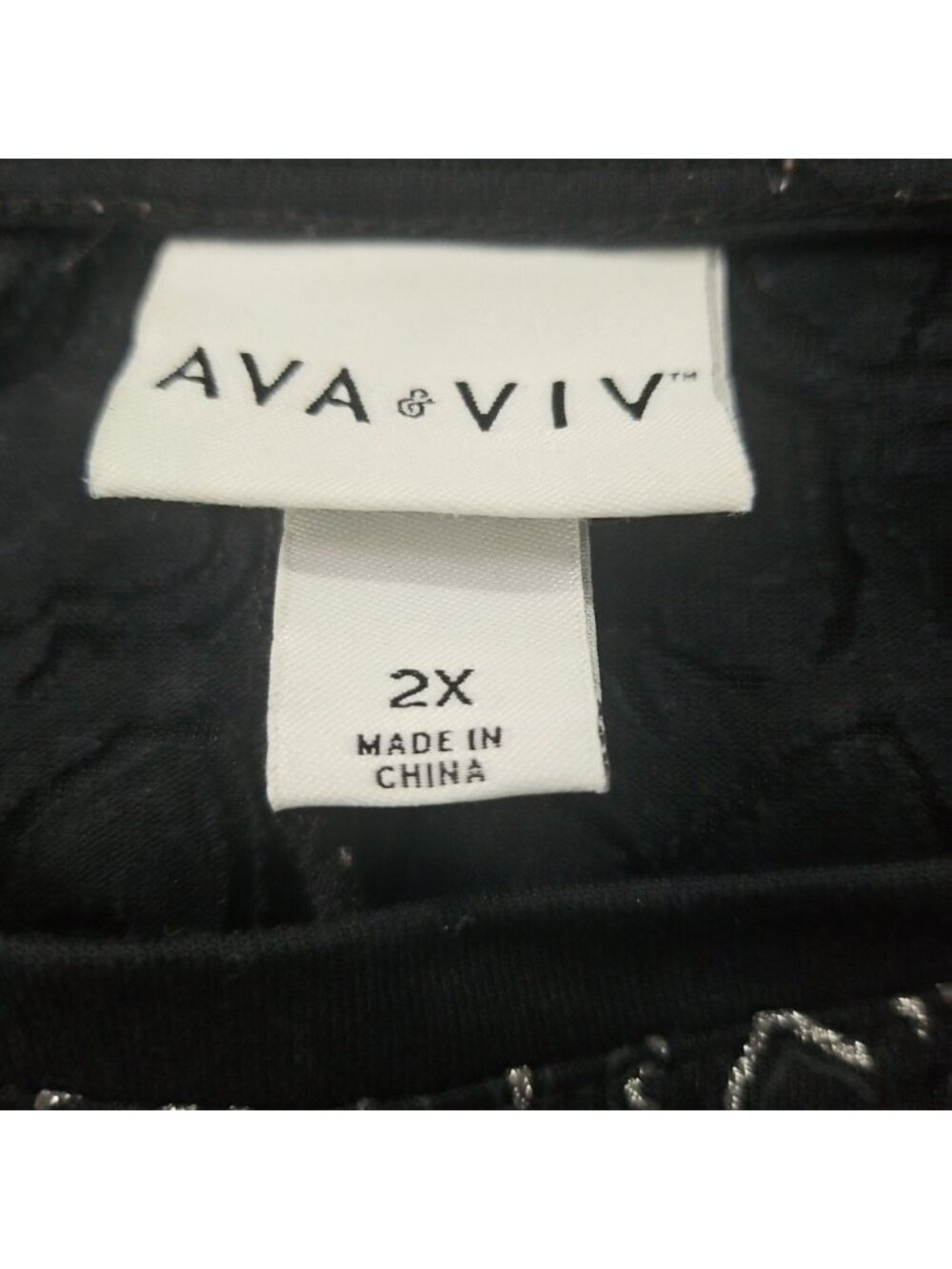 Ava & Viv Black Tunic Top Sheer Mesh Yoke Silver Foil Mandala Plus Size 2X - Picture 9 of 10